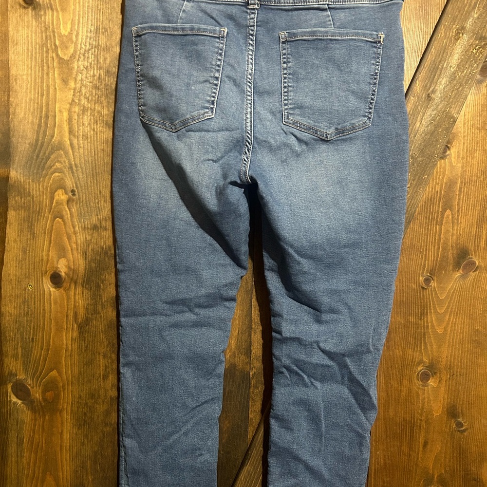 No Boundaries Jeans, size 15 short, smoke free home - Picture 2 of 4